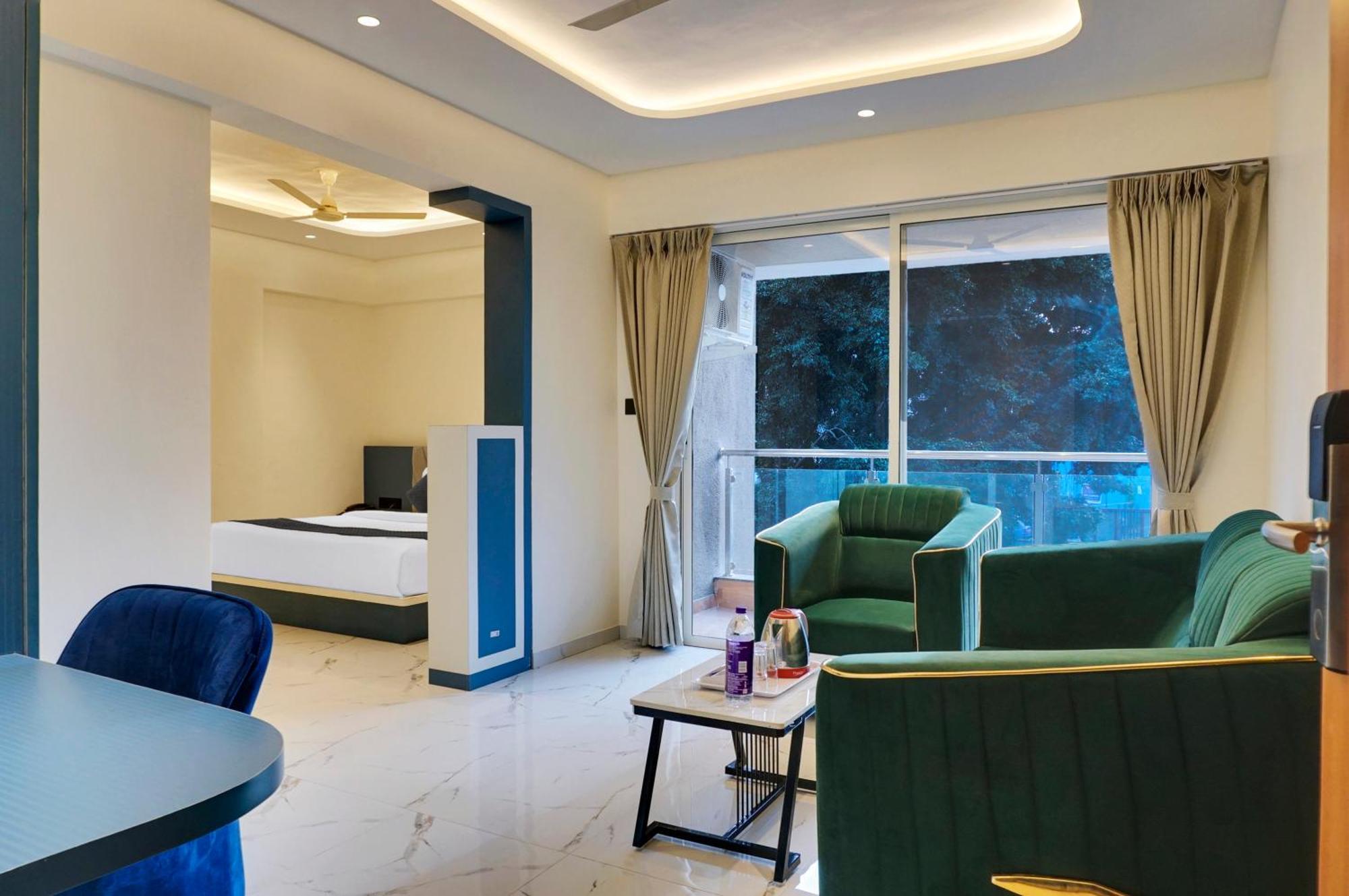 Palm Suites Baner- Indian Nationals Only Пюн Екстериор снимка