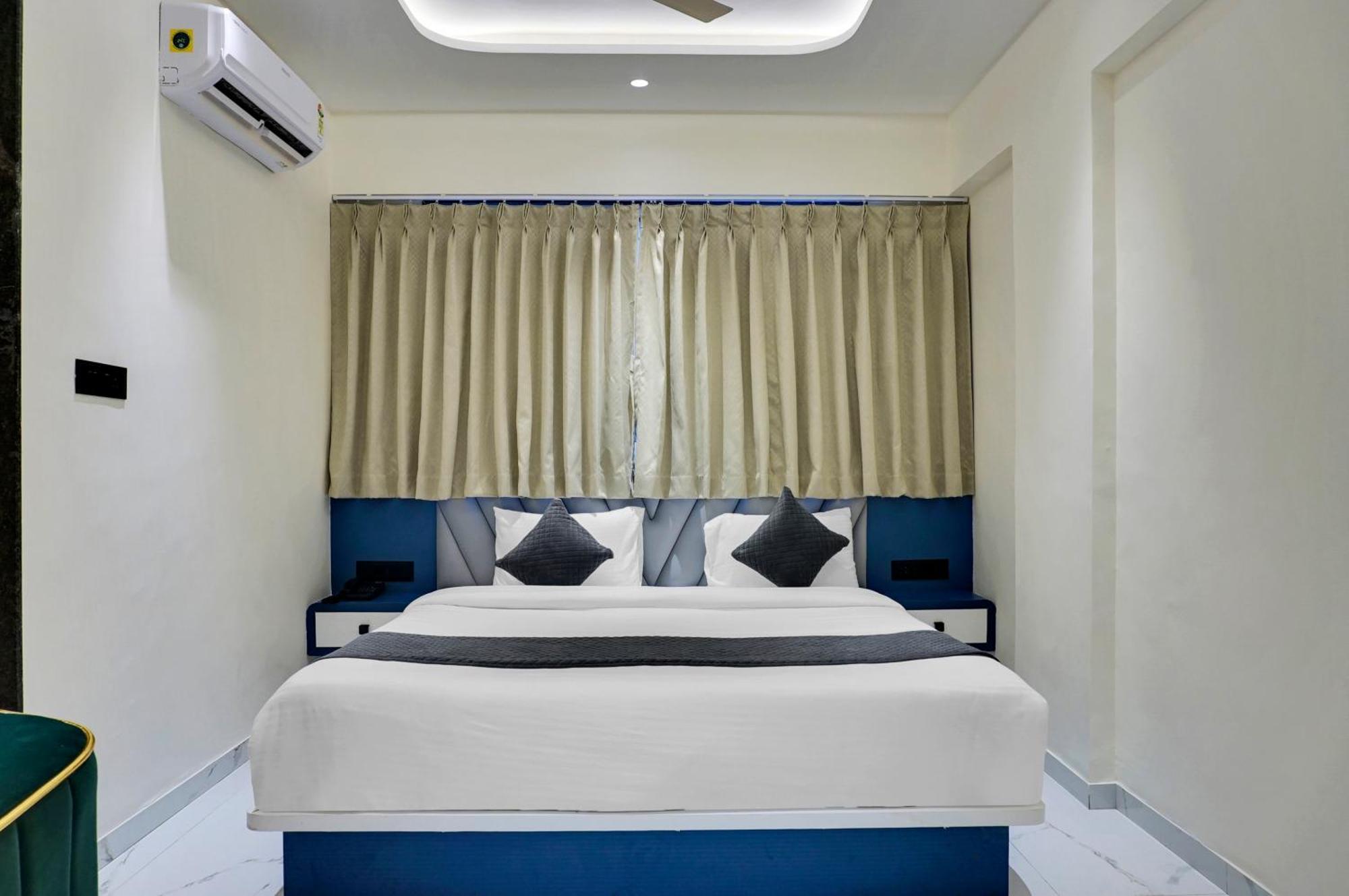 Palm Suites Baner- Indian Nationals Only Пюн Екстериор снимка