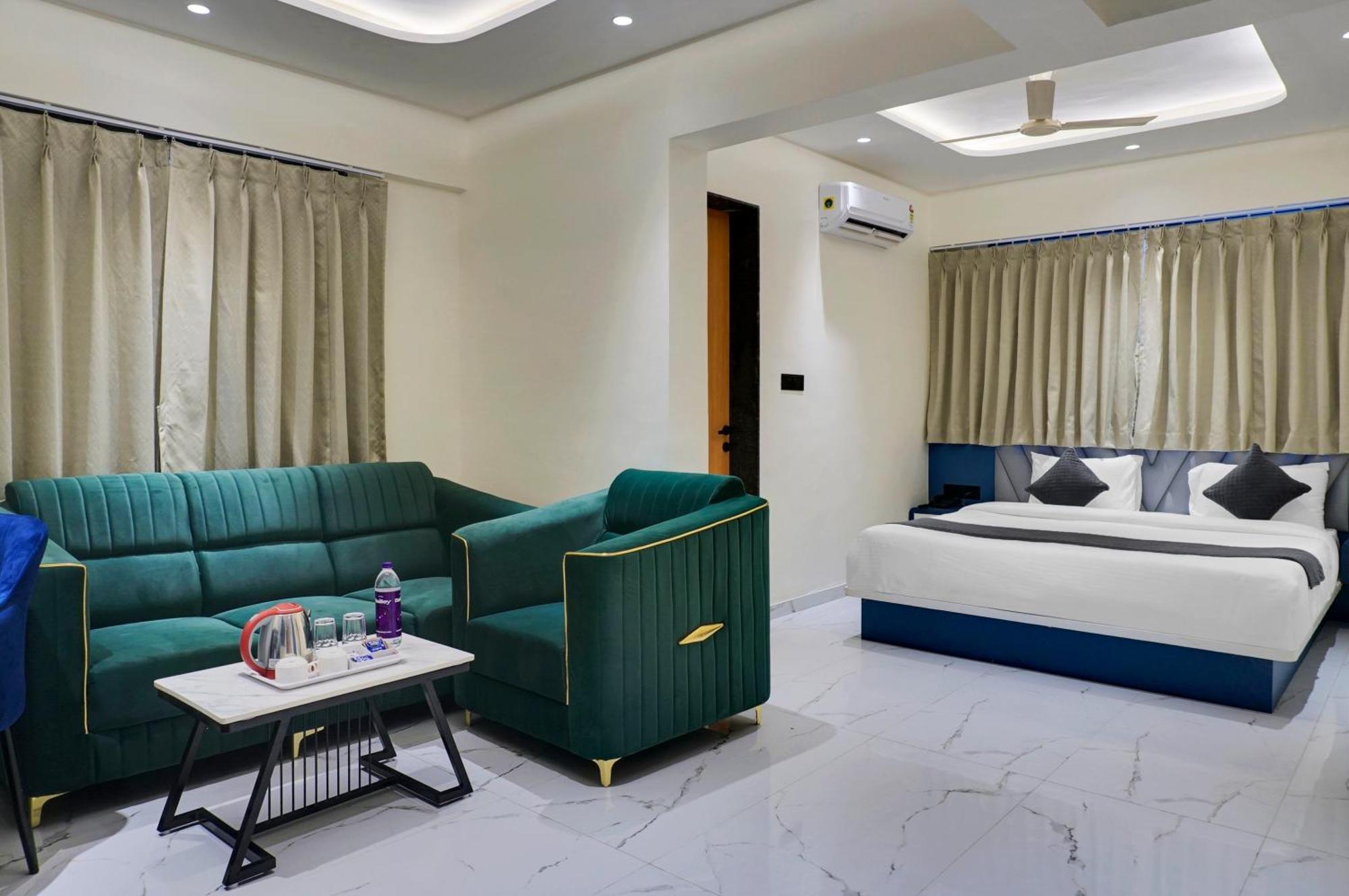 Palm Suites Baner- Indian Nationals Only Пюн Екстериор снимка